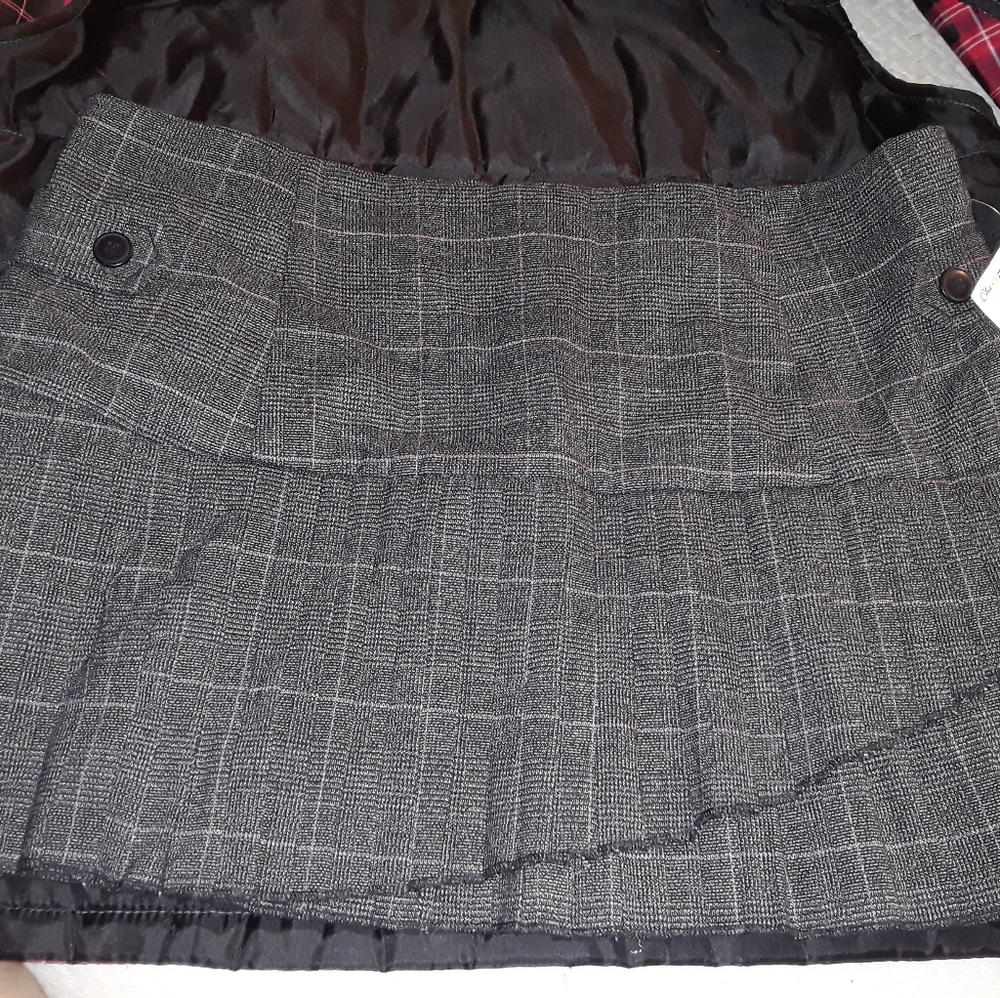 Grey and Pink, Pleated mini skirt